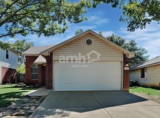 2521 Claudia Dr, Leander, TX 78641