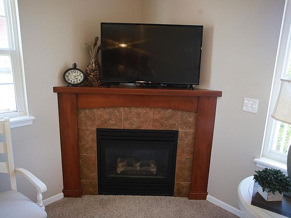 5th image of 1438 Burr Dr