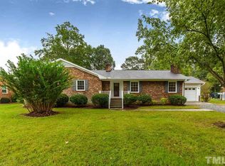 2506 Woodridge Rd, Burlington, NC 27215