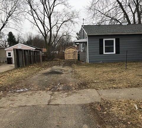 2nd image of 4719 Laurie Ln