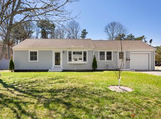 17 Coachmans Ln, West Yarmouth, MA 02673