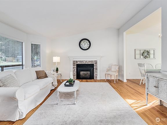 4th image of 470 NW Fairwood Way
