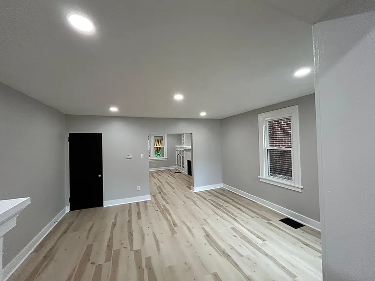 7227 Whipple St — Photo 4