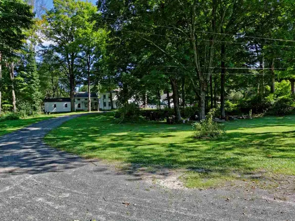 53 Shelterwood Rd, East Greenbush, NY 12061