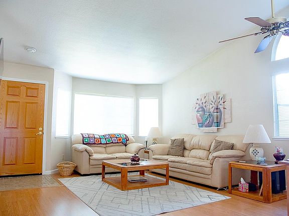 3rd image of 1217 Notre Dame Circle