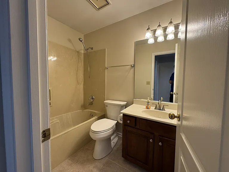 2nd Full Bathroom