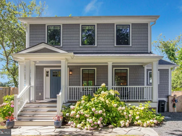 4937 Thomas Dr, Shady Side, MD 20764