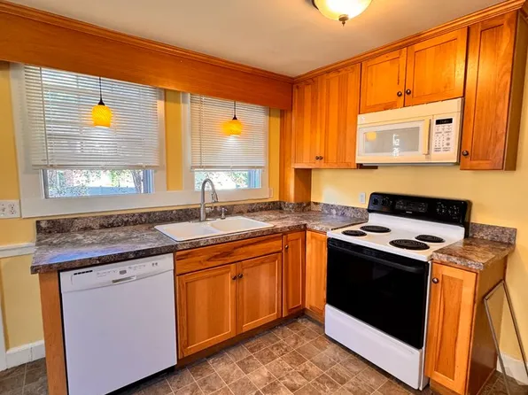 128 Concord Way, Portsmouth, NH 03801