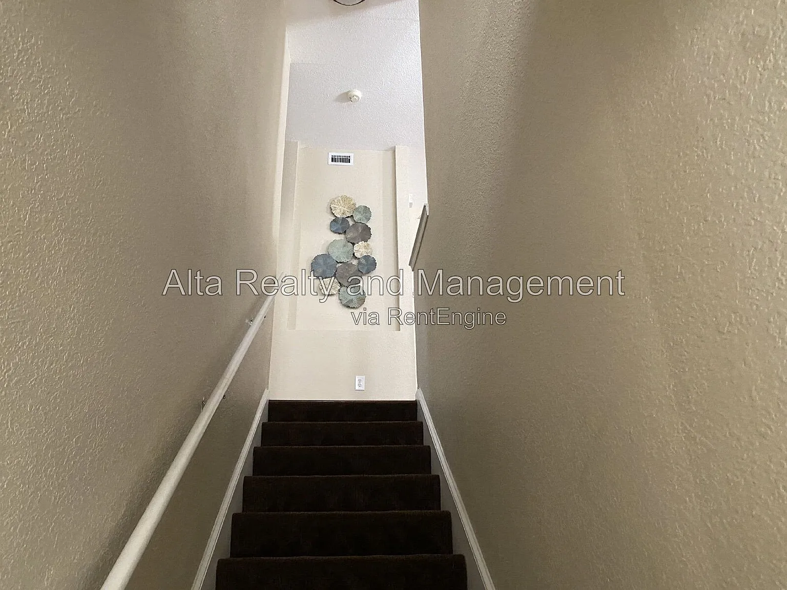 1 bed, 1.0 bath, 851 sqft, $1,300 — Photo 3