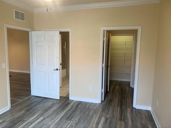 Master with Bathroom and Walk In Closet