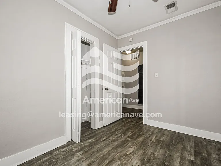 15056_011_bedroom_12.jpg