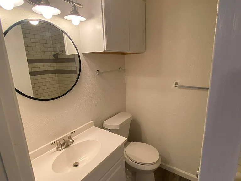 1321 W Swan St #1 — Photo 11