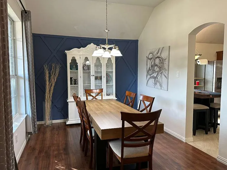 4223 Fall Creek Dr — Photo 2