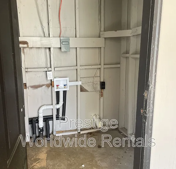 1017 Fleming Ave — Photo 7
