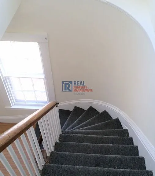 14B Elm St W — Photo 4