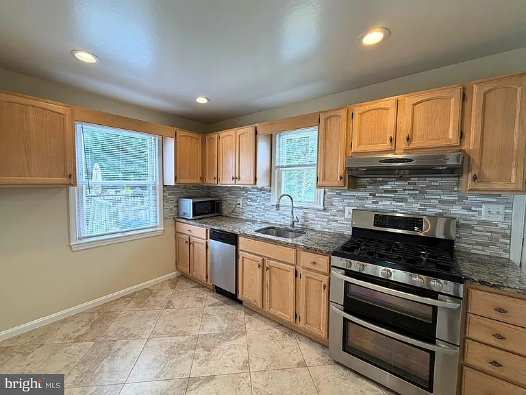 6825 Westmoreland Rd — Photo 15