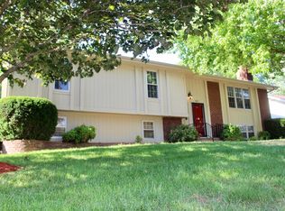 807 E Manchester Dr, Springfield, MO 65810