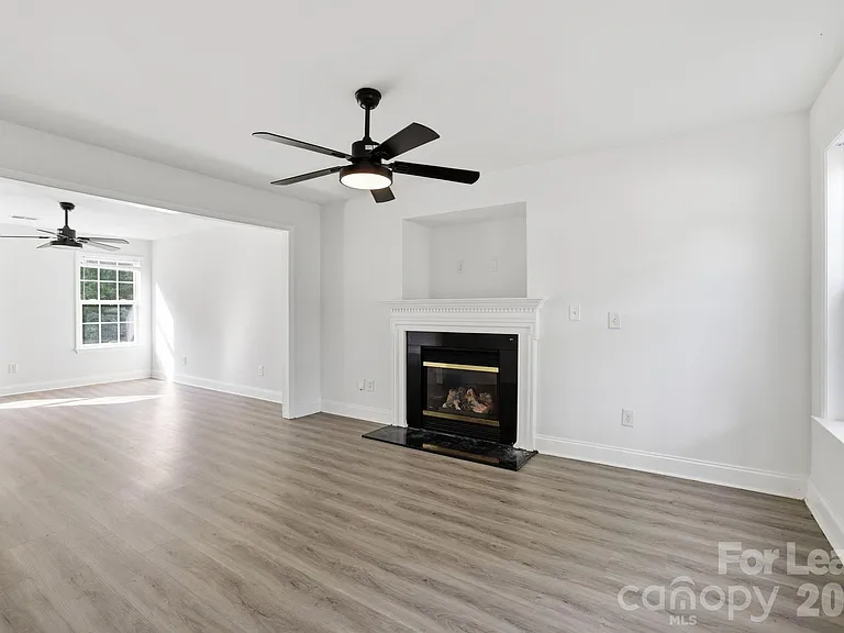 512 Bearbrook Ln — Photo 5