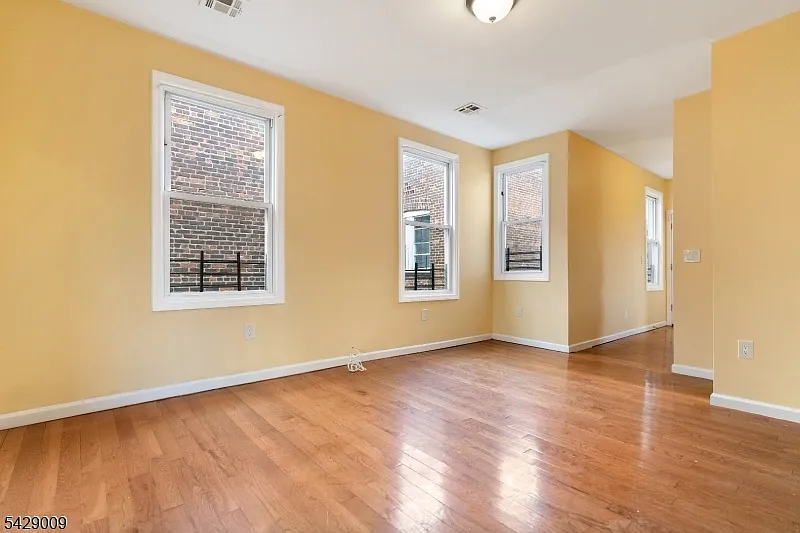 87 Columbia Ave #3