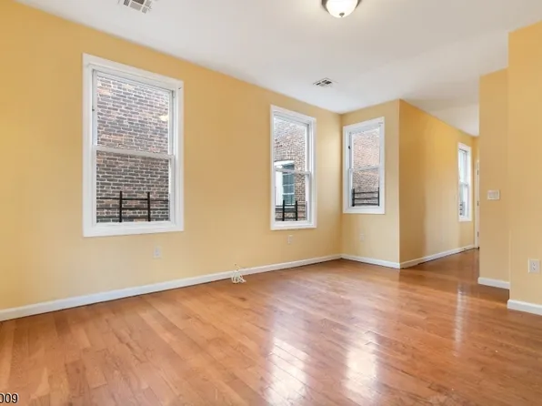 87 Columbia Ave #3, Newark, NJ 07106