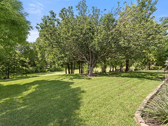 5th image of 5905 Galaxie Rd