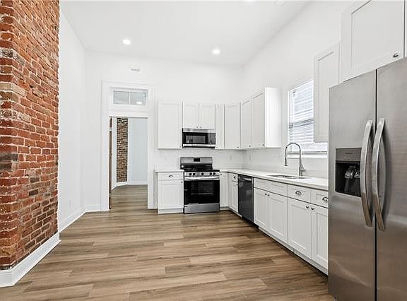 4th image of 1537 Louisa St