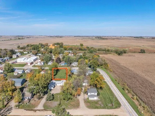 1943 145th St, Spirit Lake, IA 51360