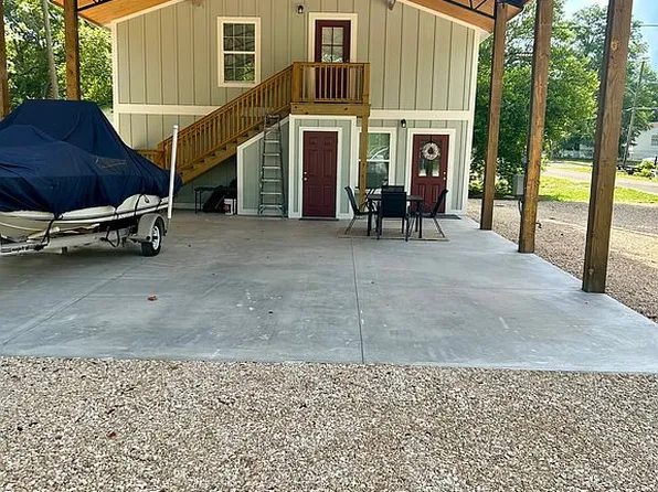 812 NW Avenue C, Carrabelle, FL 32322