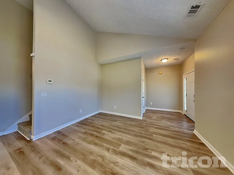 1485 Rose Pointe Dr — Photo 2