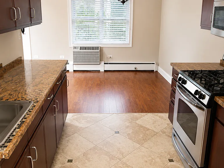 944 E Old Willow Rd — Photo 3