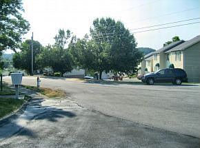 3rd image of 103 Glenstone Ct