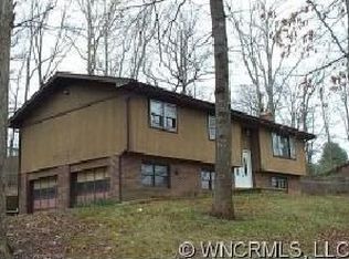 53 Powell St, Hendersonville, NC 28792