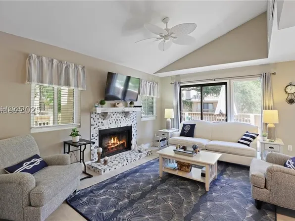 125 Shipyard Dr APT 116, Hilton Head Island, SC 29928
