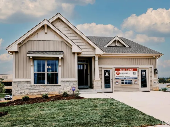 5321 Tesson Ct, Saint Louis, MO 63128