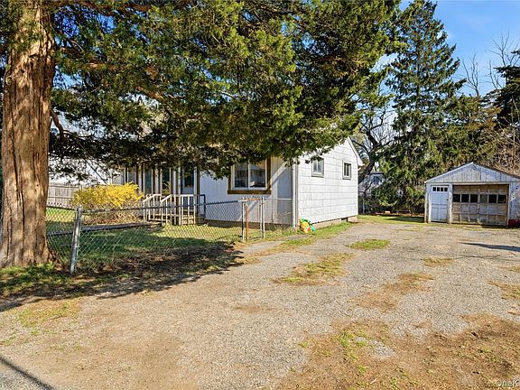 4th image of 10 Howe Street