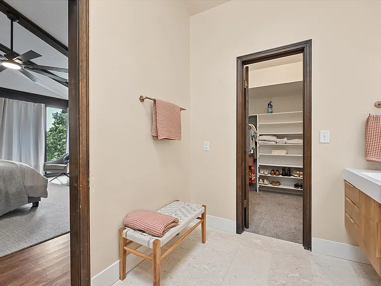 7625 S Richmond Ave E — Photo 44