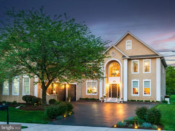 253 River Crest Dr, Phoenixville, PA 19460