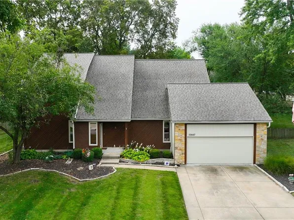 11447 Craig St, Overland Park, KS 66210