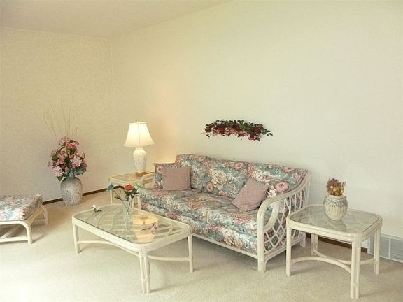 Find inviting sunken livingroom