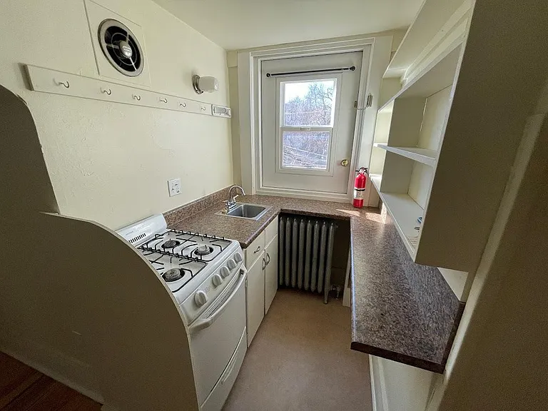 2331 Broadway St #3C — Photo 4