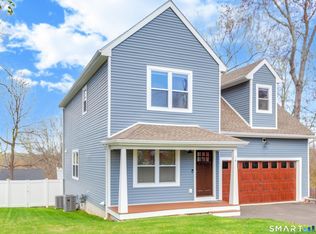 14 Bellview Rd, Branford, CT 06405