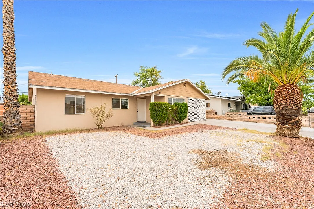 4 bed, 3.0 bath, 1484 sqft, $2,295 — Photo 3