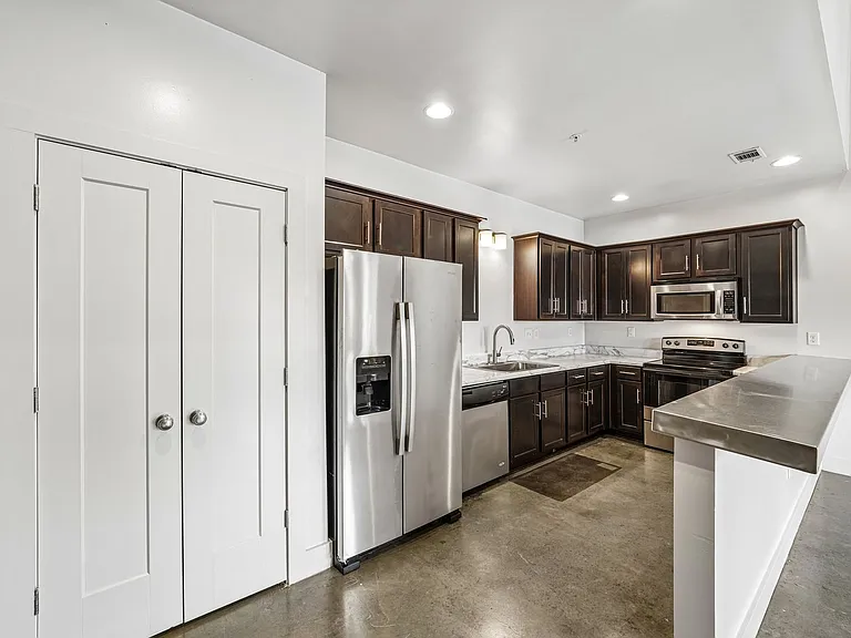 Myers Flats - 3 Bedroom — Photo 17