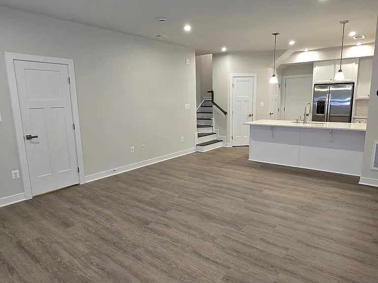 2542A Verona Pl — Photo 5