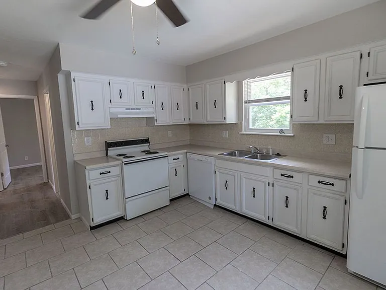 1321 S Roseta Ave — Photo 7