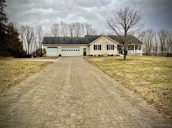 1520 County Route 45, Fulton, NY 13069