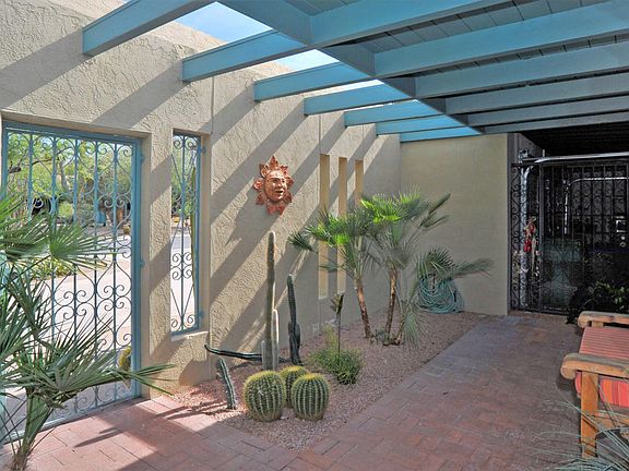 5th image of 810 W Landoran Ln