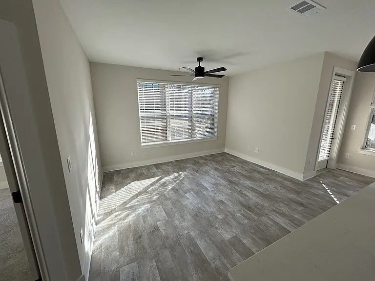 District at Riverside Apartments — Photo 72