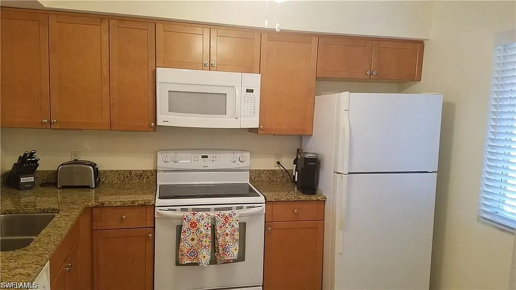 2 bed, 2.0 bath, 1051 sqft, $1,750 — Photo 3
