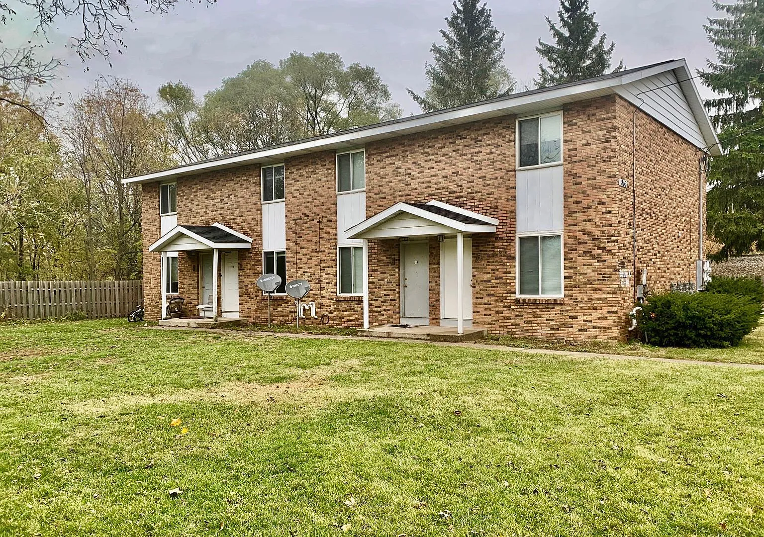 2 bed, 1.5 bath, 800 sqft, $1,295 — Photo 2